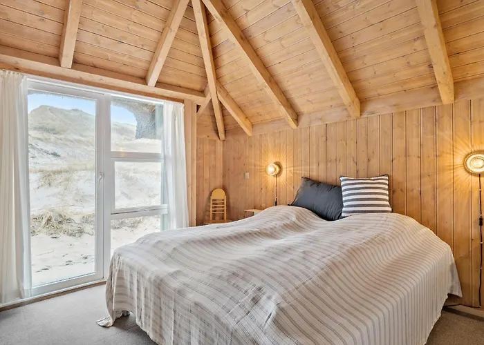Дом отдыха Lovely In Hvide Sande With Sauna *